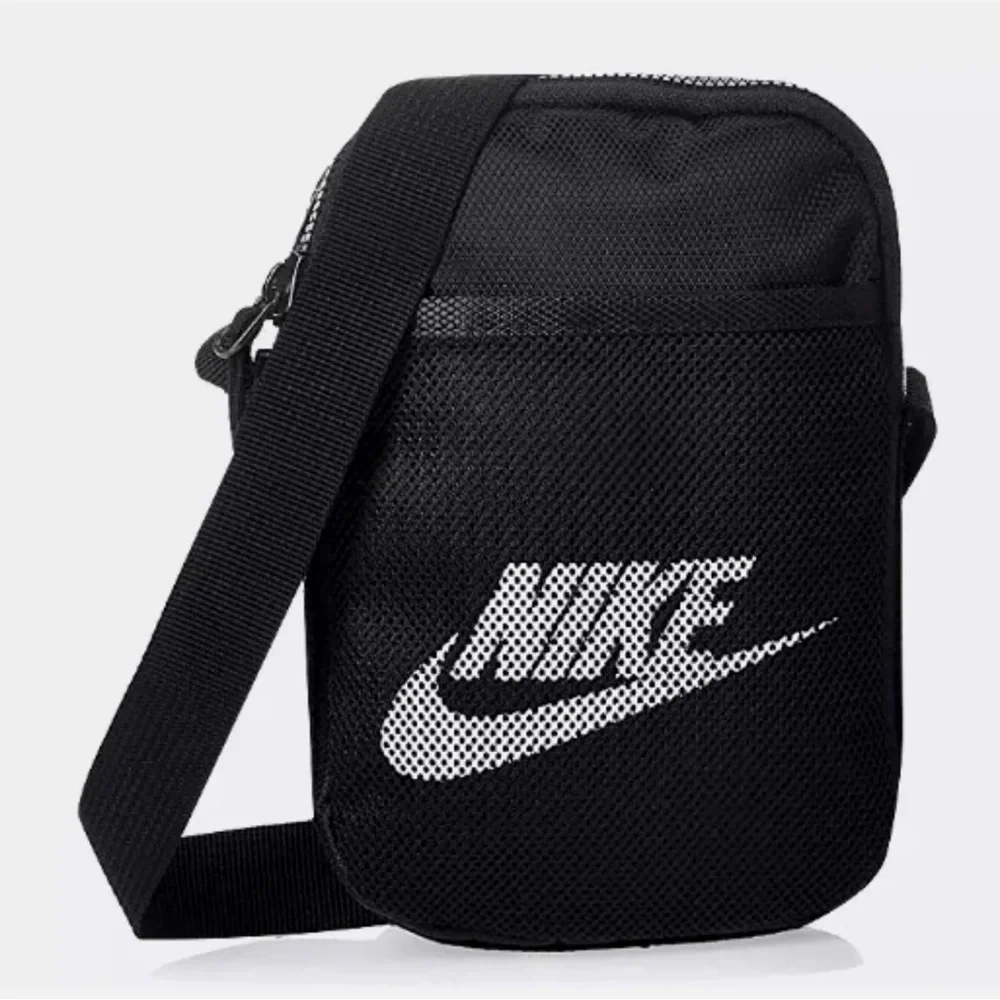 Nike Heritage Crossbody Bag (Small 1L) Black/White BA5871-010